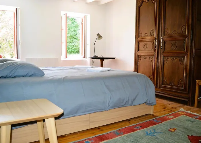 Maison typique - Très grand jardin - 7km de la mer