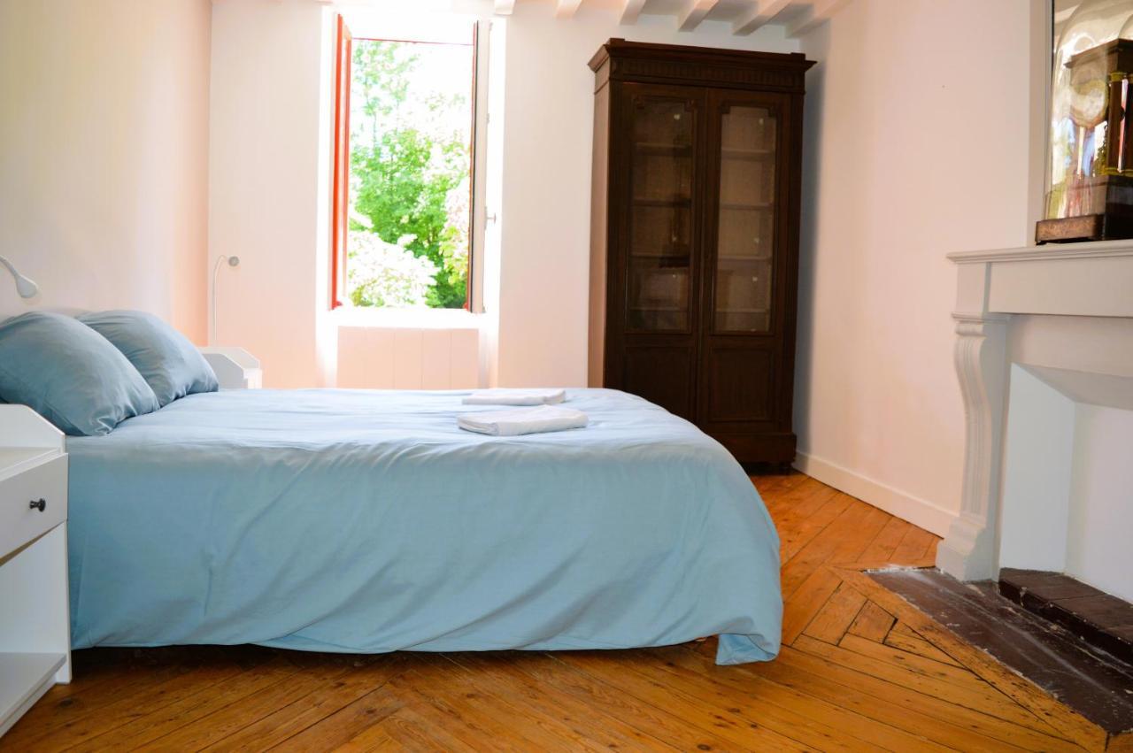 Maison Typique - Très Grand Jardin - 7km De La