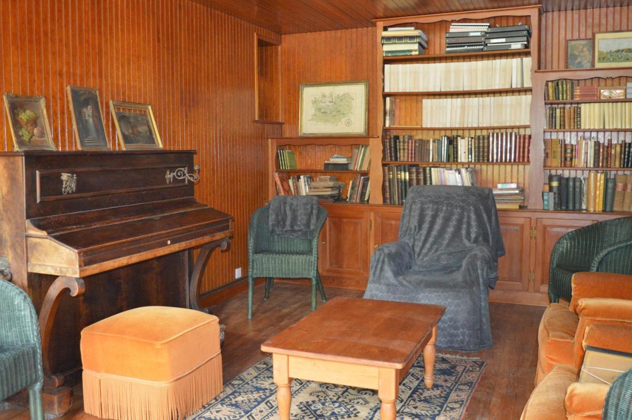 Maison Typique - Tres Grand Jardin - 7km De La Holiday home *